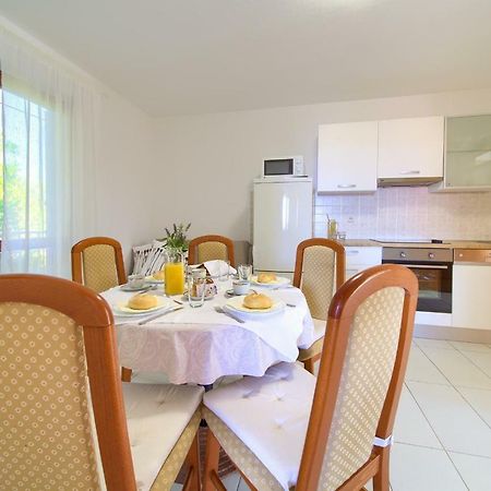 Apartments Loncar クルク エクステリア 写真